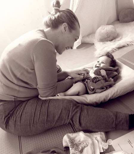 Photo d'un bébé et de sa maman